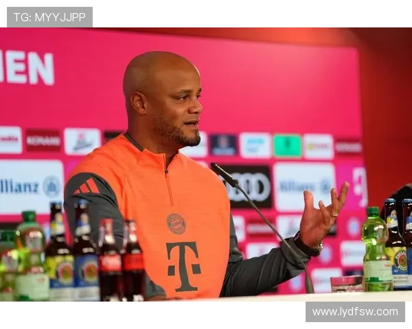 体图：孔帕尼表态穆勒留下不会获更多出场，高层因此仍未提供新约