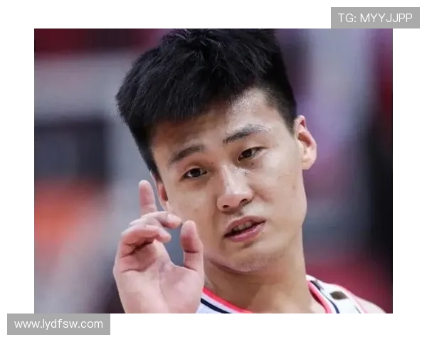 男篮队长赵睿完成全运火炬传递：代表国家队大集体 非常荣幸